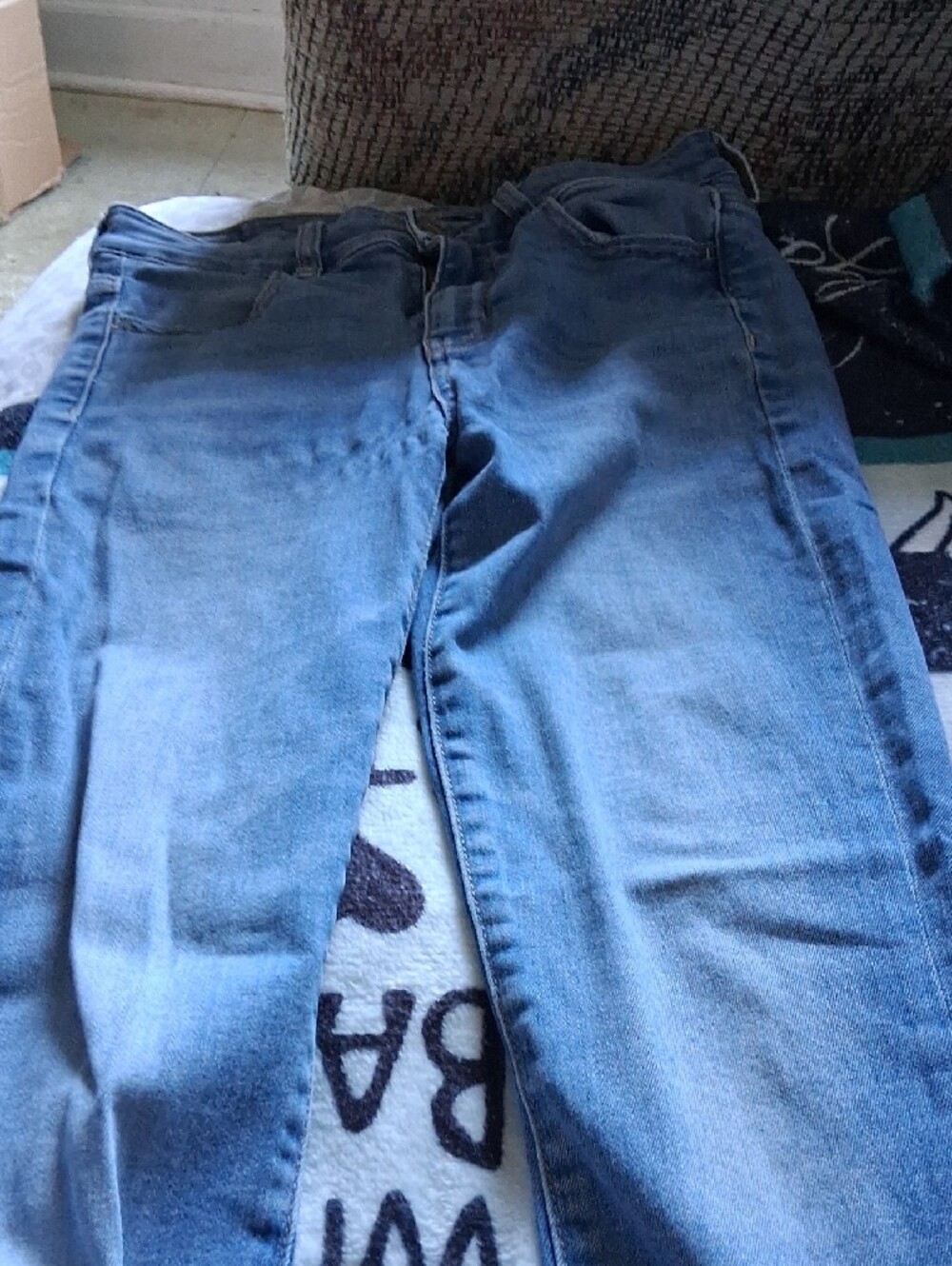 American Eagle Outfitters Light Blue High-Rise Jeans - Picture 2 of 4